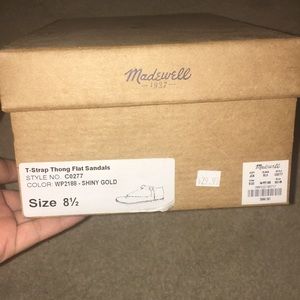 They’ve only been worn once,they look brand new .